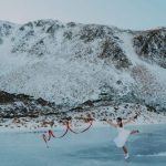 Прикарпатка станцювала на ковзанах на найвисокогірнішому озері України ФОТО