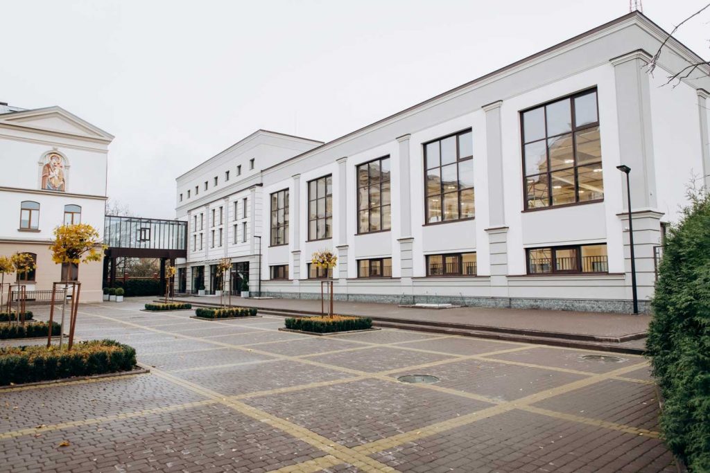 У Католицькому ліцеї на Шевченка відкривають новий корпус
