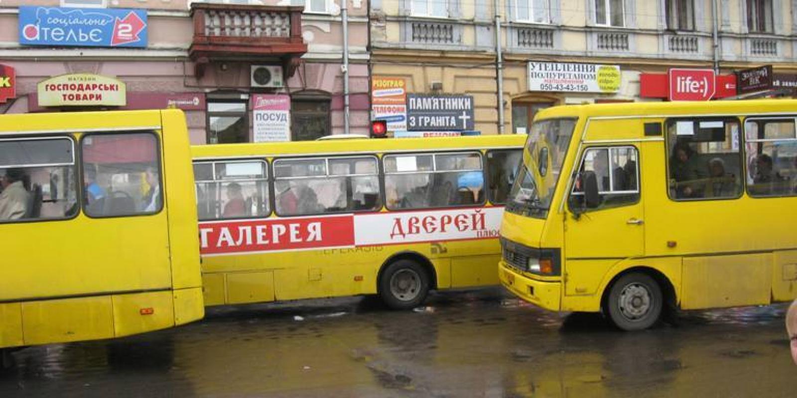 Франківці знову скаржаться на роботу громадського транспорту