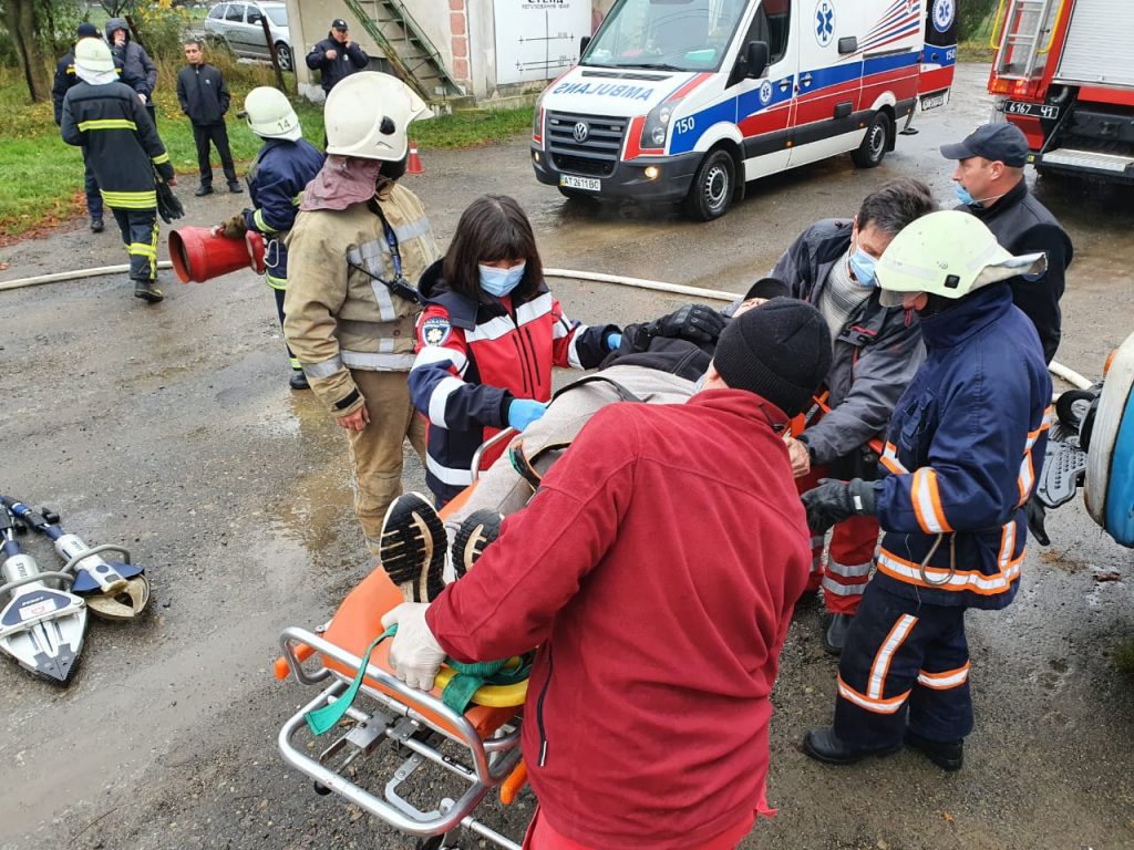 Прикарпатські рятувальники провели спеціальні навчання ФОТО
