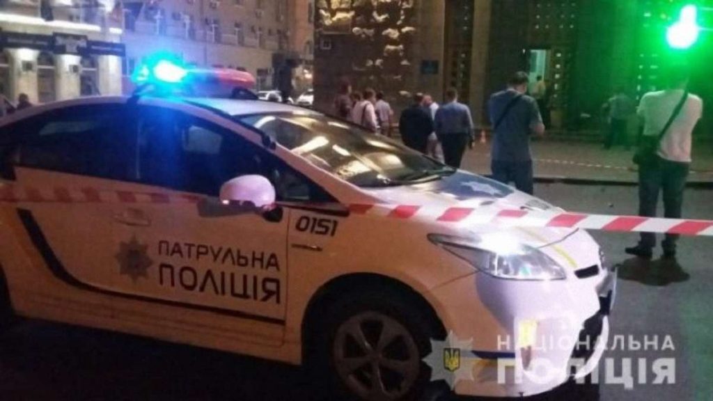 На «Майзлях» пенсіонер ледь не загинув упавши під колеса автобуса