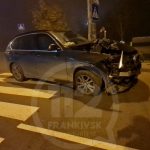 У Франківську "БМВ" влетіло в стовп
