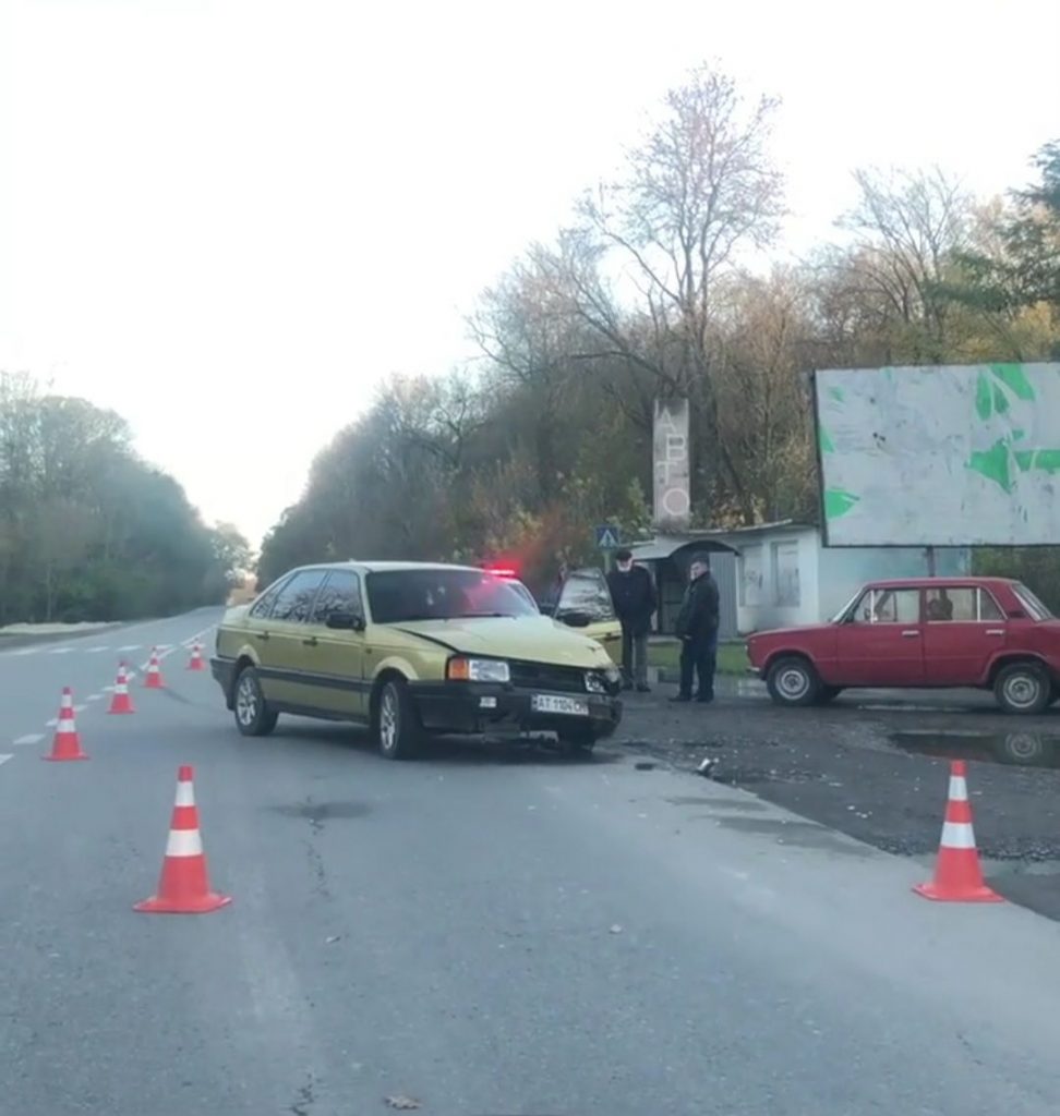 На Прикарпатті чергова ДТП - зіткнулись два легковики. Рух ускладнений ВІДЕО