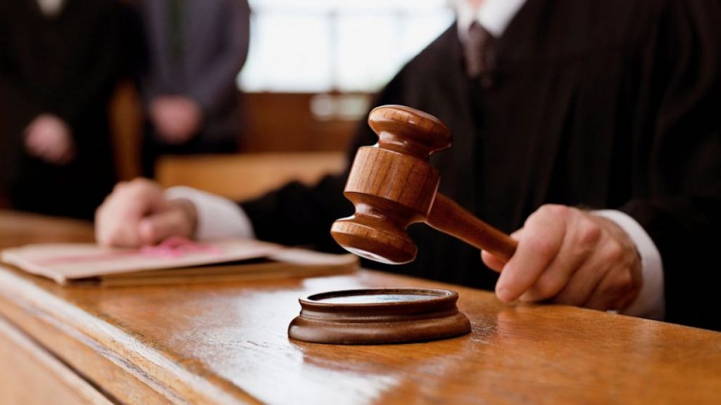 Франківський міський суд визнав винним у хуліганстві охоронця, який п’яним влаштував стрілянину поблизу вокзалу