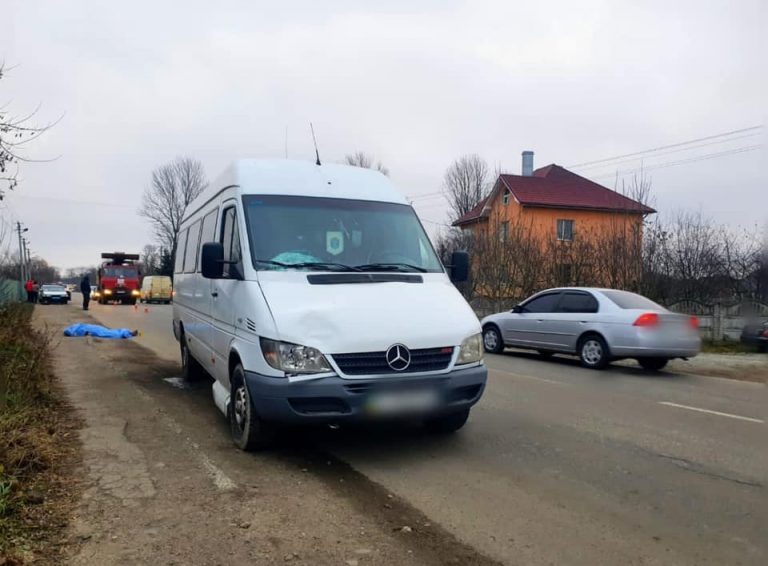 На в'їзді в Івано-Франківськ, під колесами автофургону, загинула жінка-пішохід