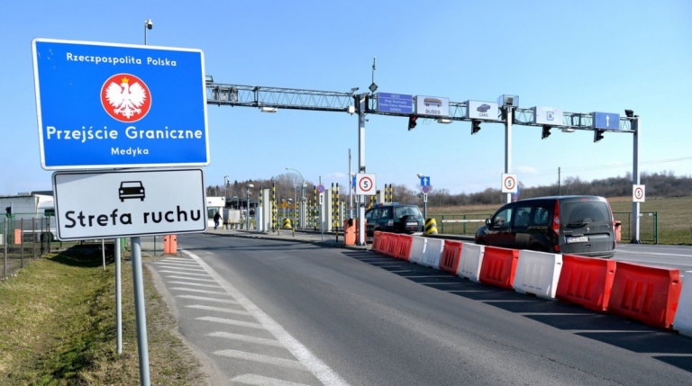 Прикарпатцям на замітку. Нові правила в'їзду в Польщу: що змінилося