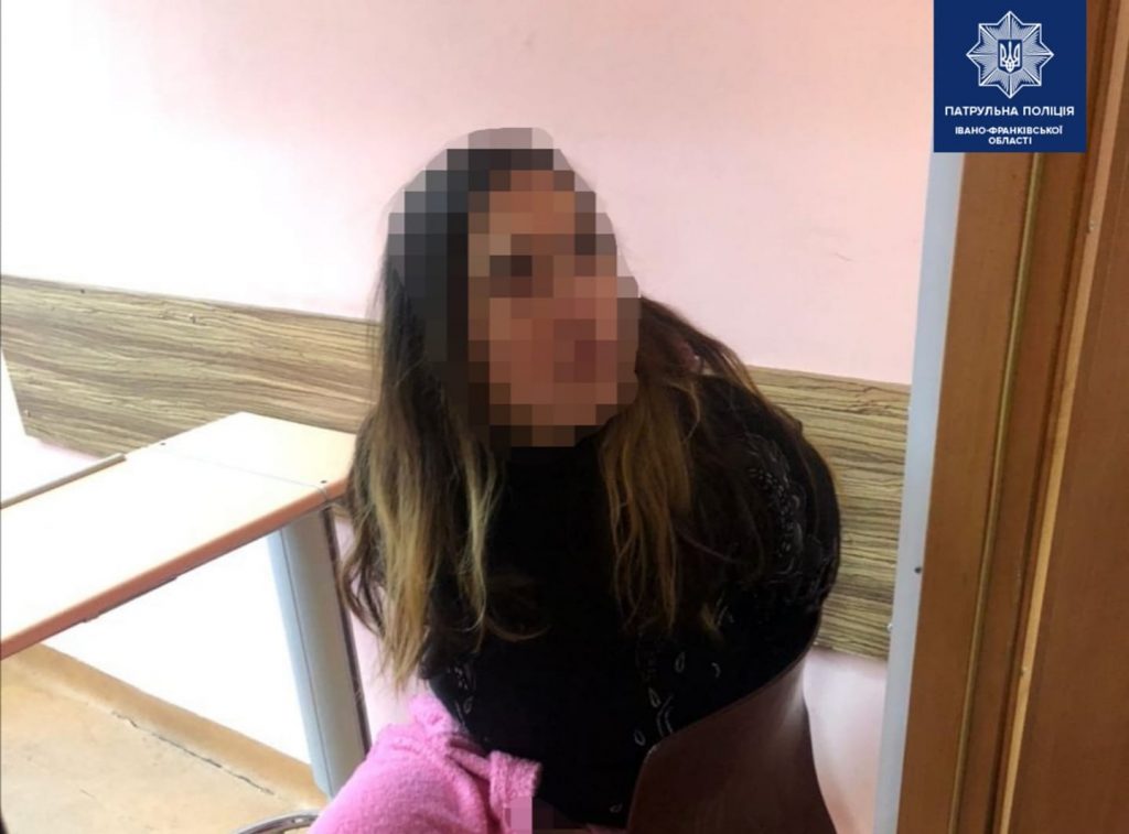 У Франківську патрульні завадили жінці вчинити самогубство