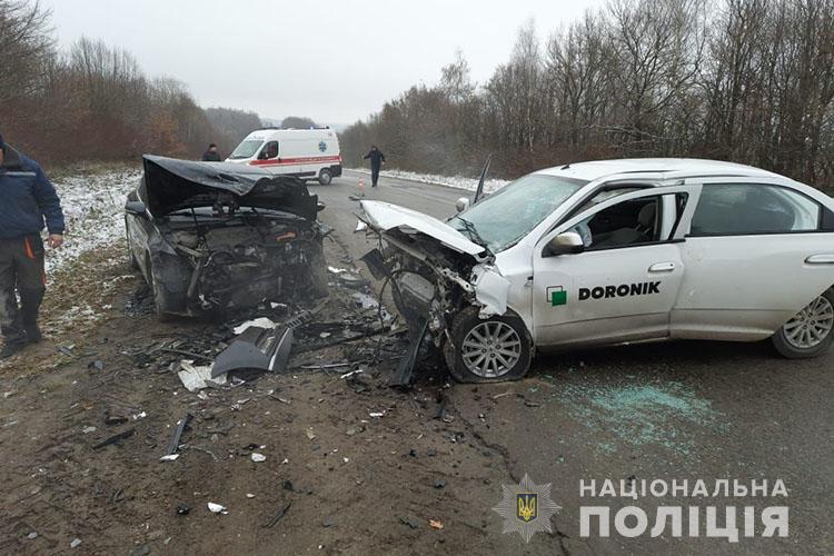 На Тернопільщині через прикарпатця, який на шаленій швидкості вилетів на зустрічну, сталася ДТП - є постраждалі