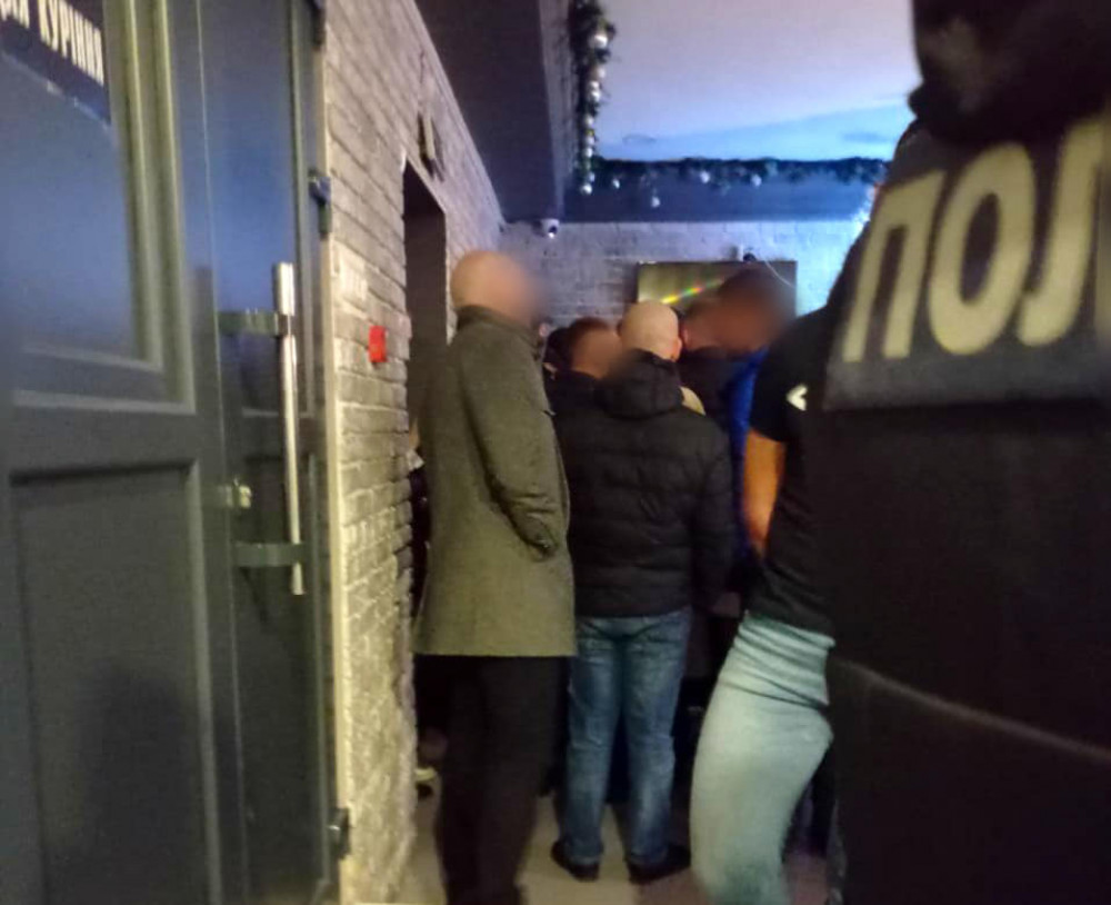 У нічному клубі Франківська, що працював попри карантин, відвідувач побив патрульного ФОТО