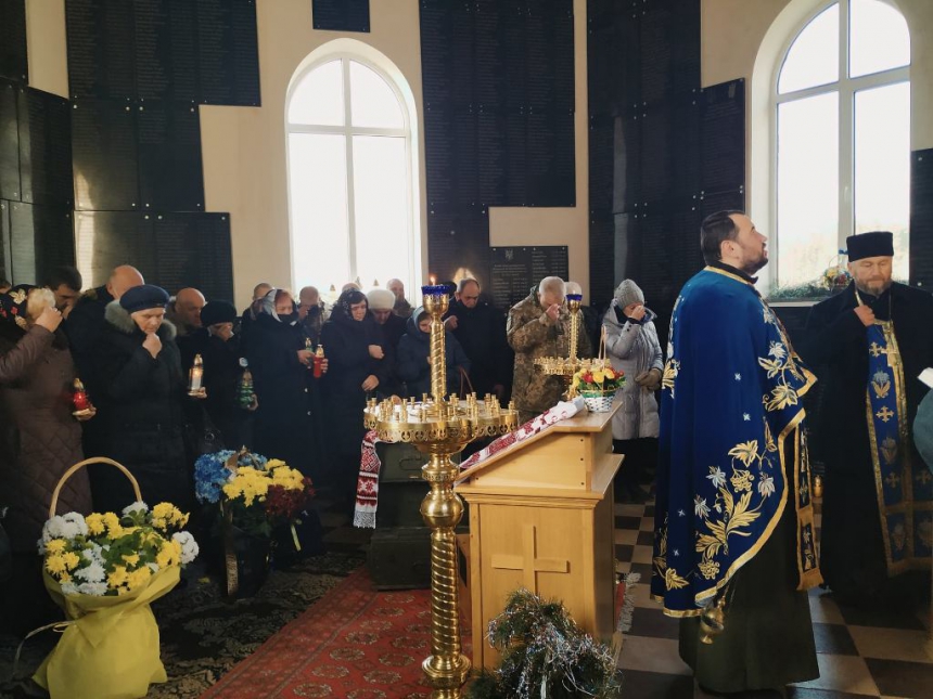 На Тернопільщині вшанували пам’ять загиблих воїнів з Прикарпаття ФОТО