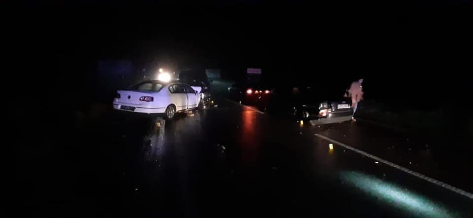 Поліція розшукує винуватця нічної ДТП на Калуській трасі, в якій травмувались шість осіб, троє з них - неповнолітні ФОТО