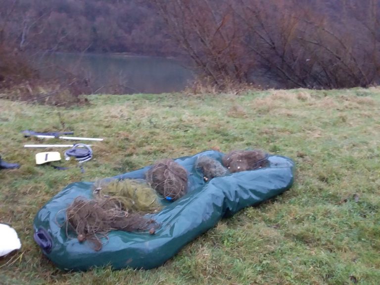 З Дністра вилучено чергову порцію браконьєрських сіток ФОТО