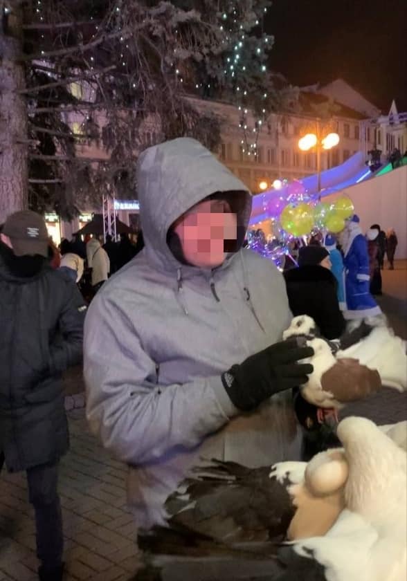 У центрі Франківська затримали горе-підприємців з голубами ФОТО
