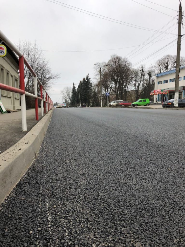 В Коломийському районі відремонтували частину асфальтного покриття на дорозі державного значення ФОТО