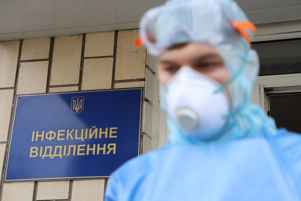 6 смертей та 210 нових випадків інфікування - коронавірусна статистика Прикарпаття за минулу добу