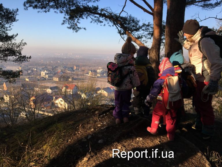 До лісу по знання. Як у Франківську дітей водять на природу замість дитсадка