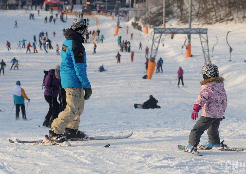 Де можна покататися на лижах, якщо не в Карпатах: готелі, траси, підіймачі та інші зручності