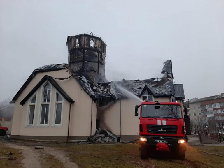 У Долині збирають гроші на відбудову церкви, яка сильно постраждала через пожежу