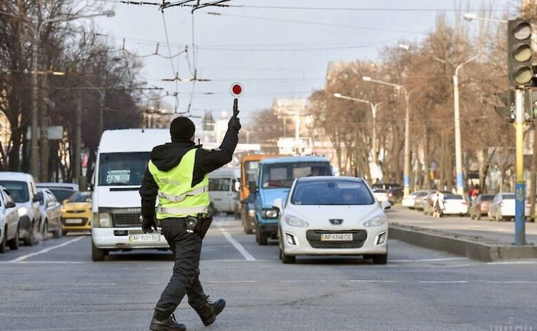 Набули чинності зміни до правил дорожнього руху. Що потрібно знати водіям, пішоходам і велосипедистам? ВІДЕО