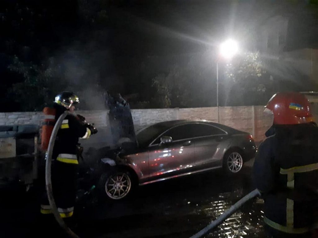 Цієї ночі у Калуші горів автомобіль