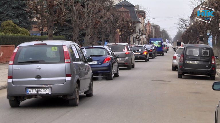 Коломияни влаштували автопробіг до Міжнародного дня людей з інвалідністю ВІДЕО