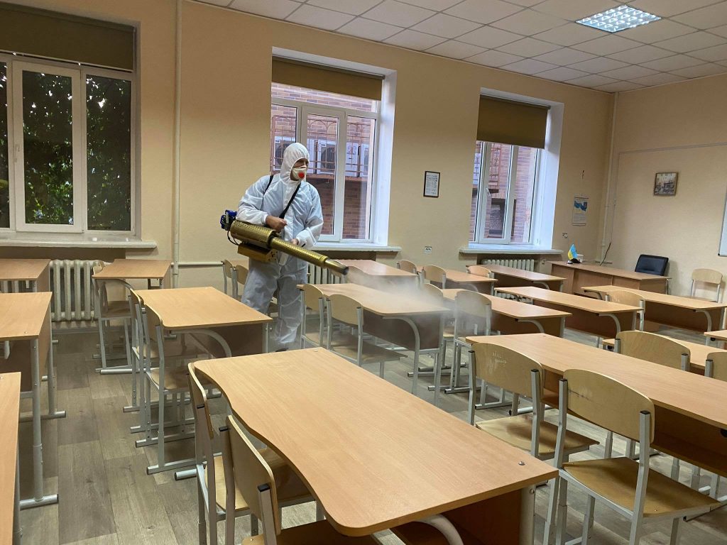 Кабмін виділив 20 мільйонів гривень на дезінфекцію шкіл Франківщини
