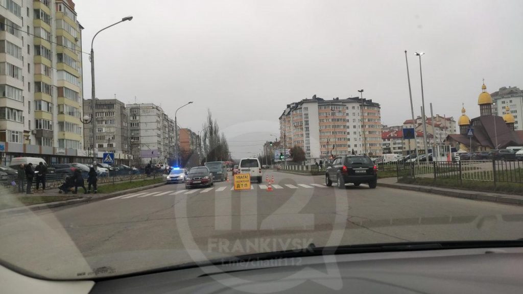 У Франківську водій на пішохідному переході збив 10-річну дівчинку