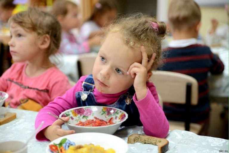 Харчування у школах та дитсадках Франківська стане дорожчим