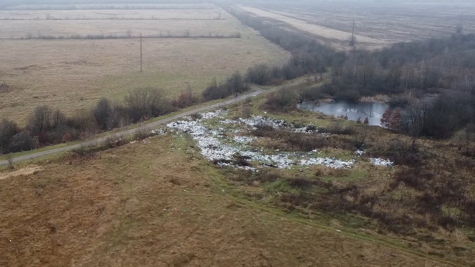 Село на Франківщині оточують сім стихійних сміттєзвалищ