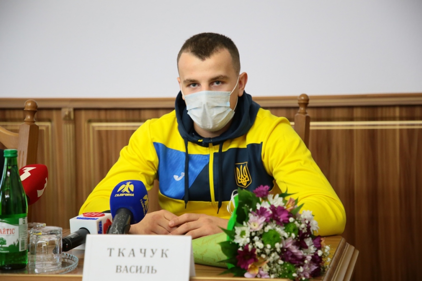 У Франківську відзначили срібного призера чемпіонату з боксу ФОТО