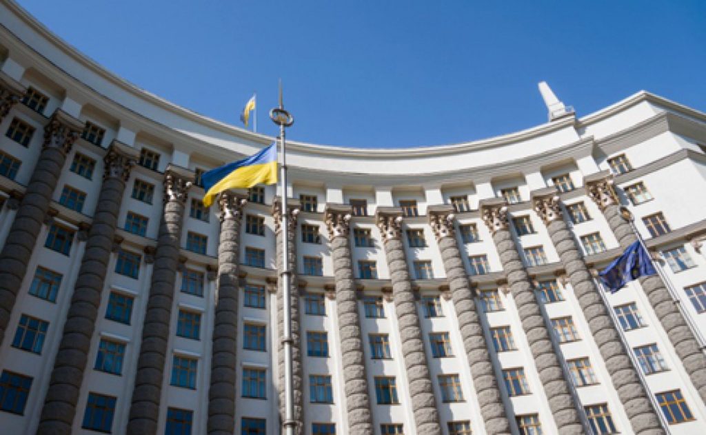 Кабмін витратив пів мільйона на подарункові годинники "від прем'єр-міністра"