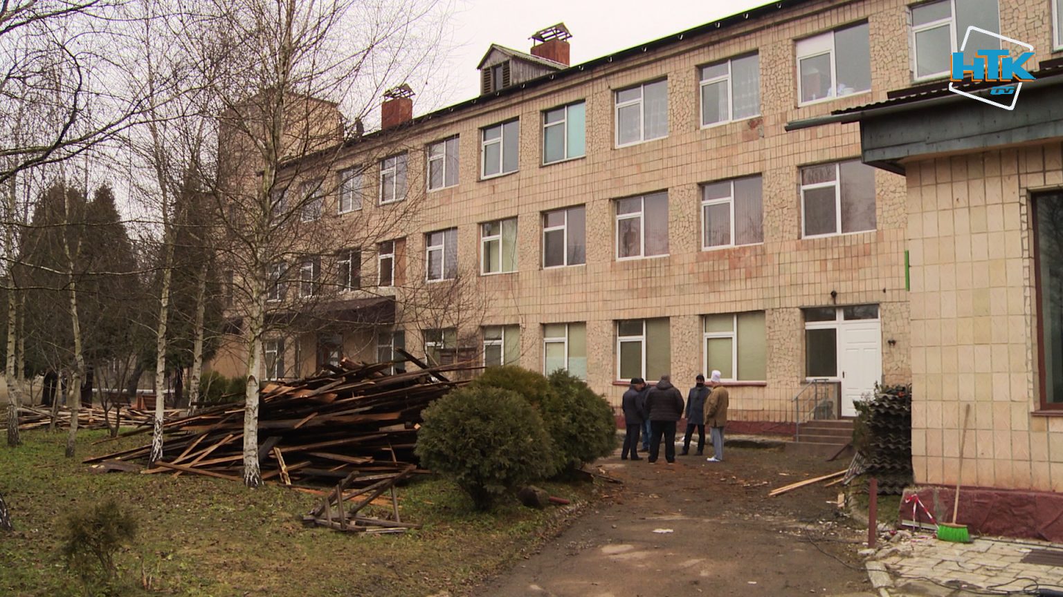 У Коломийському пологовому до кінця року оновлять дах ВІДЕО
