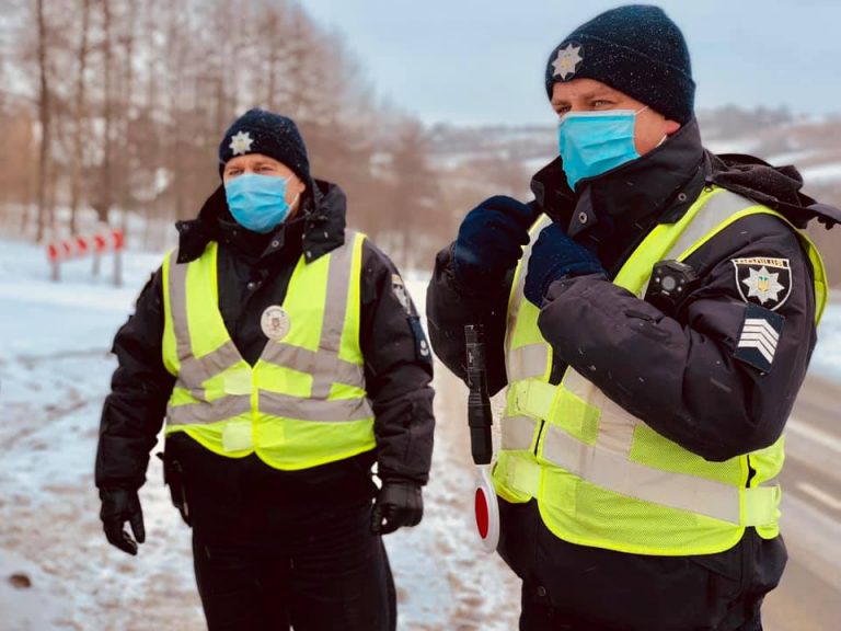 На дорогах Прикарпаття патрулюють близько 40 екіпажів поліції