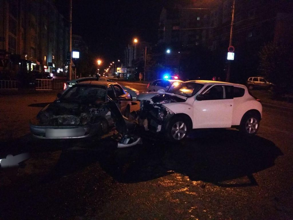 У Калуші трапилася вечірня ДТП за участі двох автомобілів