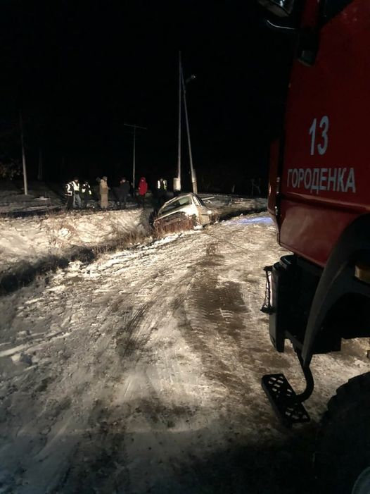 Надзвичайники показали світлини із місця рятувальної операції на Городенківщині