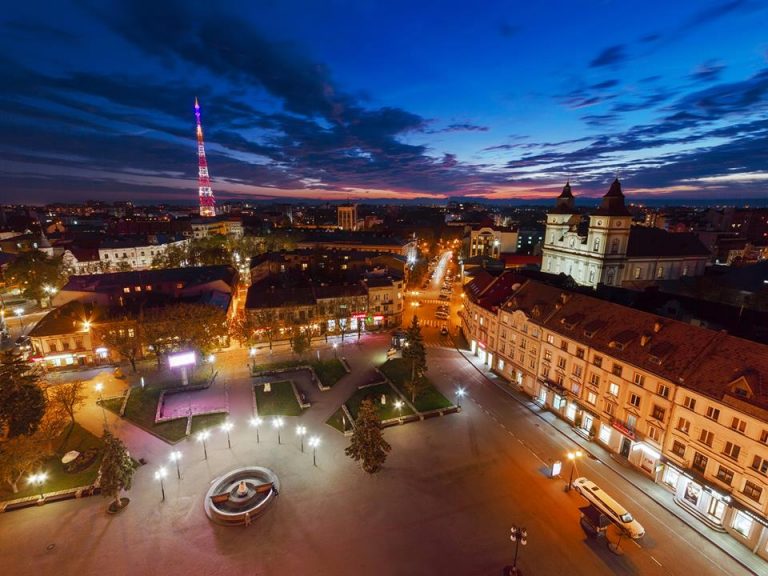 Франківськ - третій у рейтингу найпривабливіших міст. Голосування триває