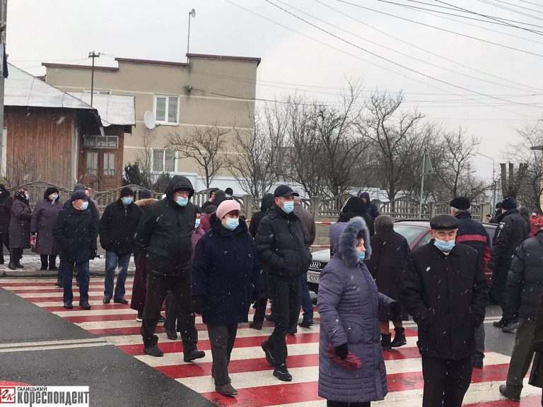 У Ямниці люди вийшли на протест проти високих тарифів на газ ФОТО