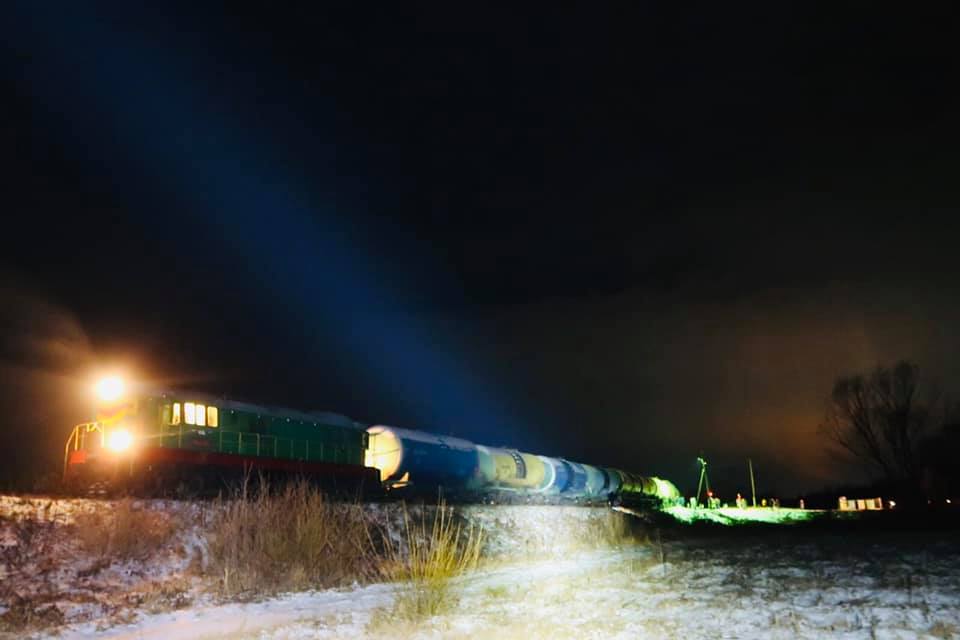 Відомі подробиці жахливої ДТП на Прикарпатті, в якій 19-річний водій на швидкості влетів у локомотив ФОТО