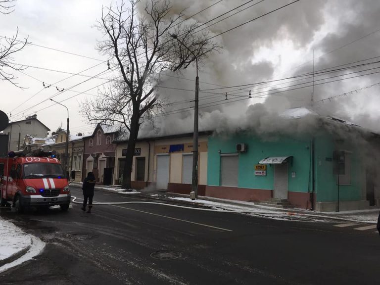 З пожежі, що сталась у центрі Франківська, врятували одну людину