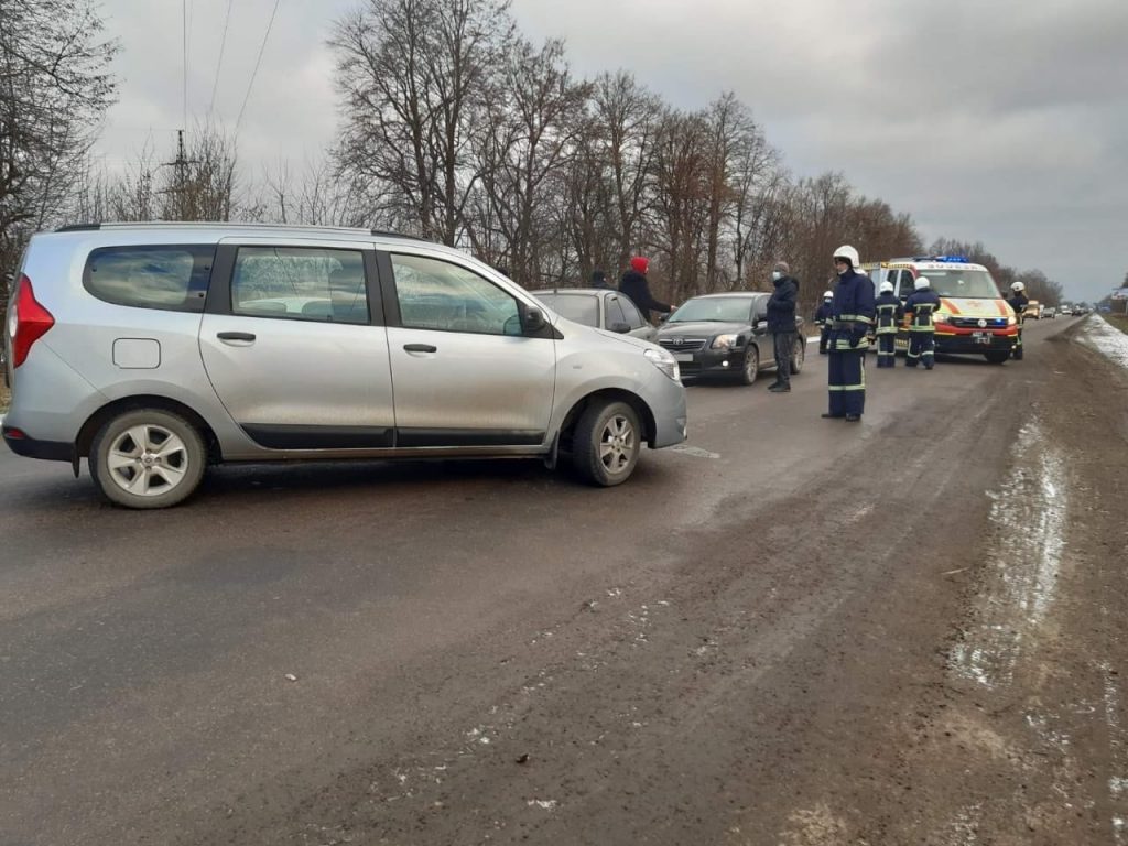 У ДТП, що сталась поблизу Франківська, травмувалась людина