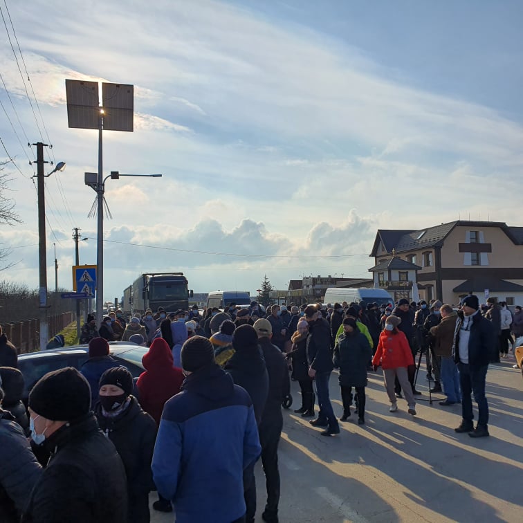 Услід за франківцями, на протест проти високих тарифів вийшли жителі Тисменицького району