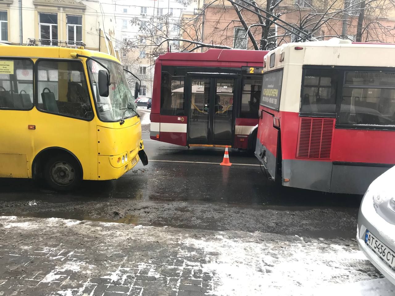 У Франківську зіткнулися маршрутки - в ДТП постраждали пасажири