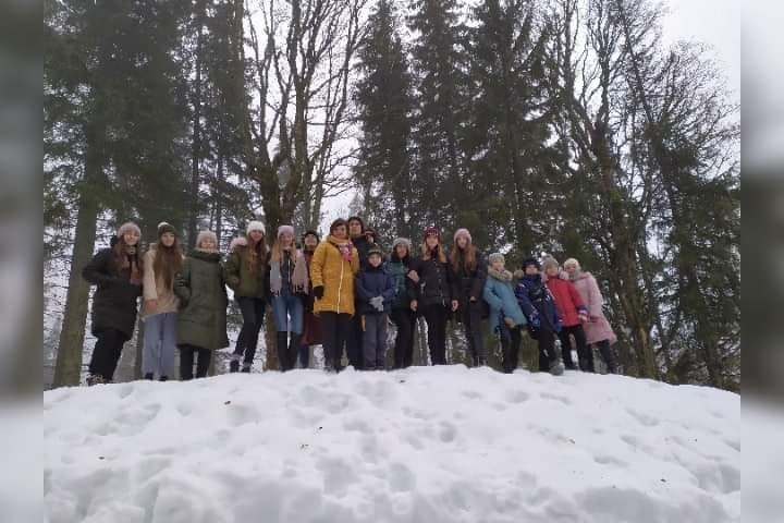 Прикарпатські лісівники зробили школярам новорічний подарунок ФОТО
