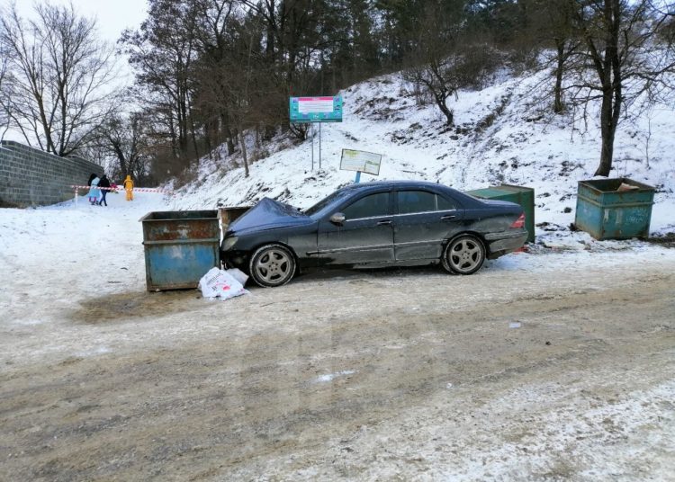 Біля підйому на Вовчинецьку гору зіткнулися відразу чотири автомобіля