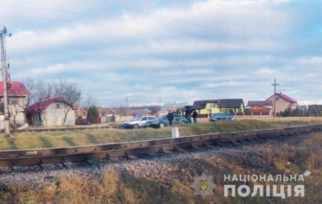 Неповнолітньому прикарпатцю, який напередодні потрапив під потяг, потрібна допомога