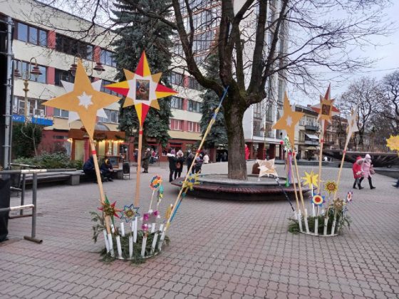 В Івано-Франківську провели конкурс на кращу різдвяну зірку ФОТО