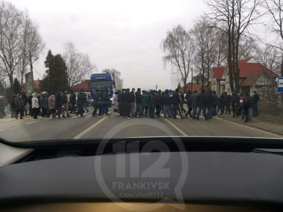 На Калущині та у Долині люди теж вийшли на протести проти високих тарифів