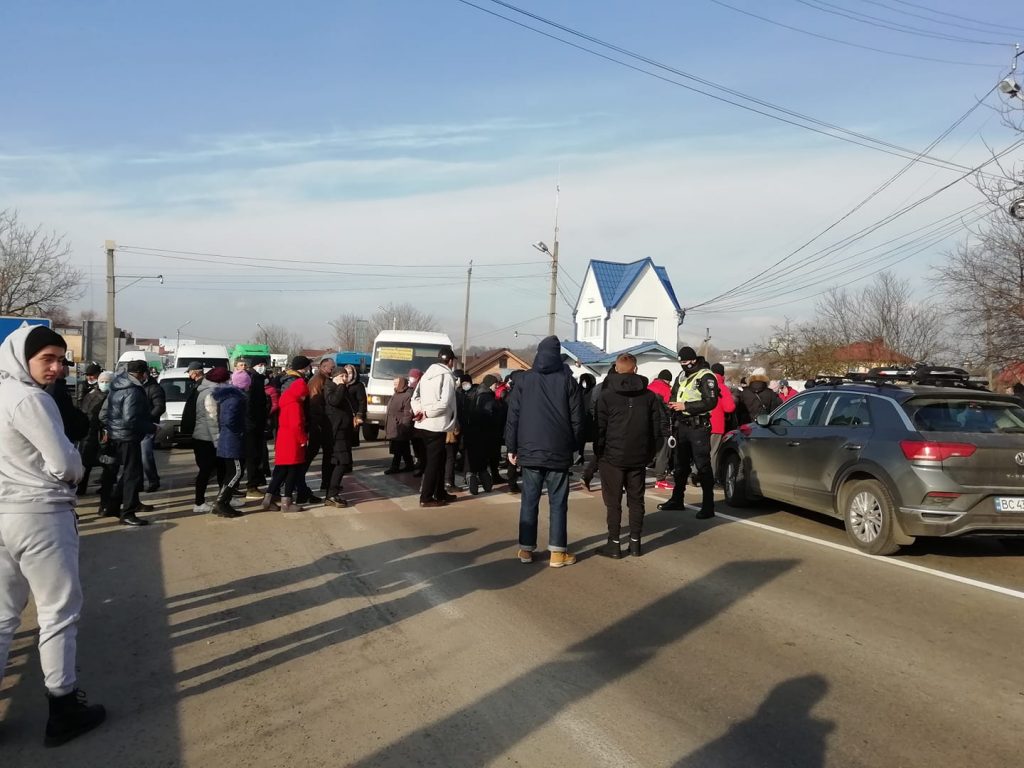 На Калущині та у Долині люди теж вийшли на протести проти високих тарифів ФОТО та ВІДЕО