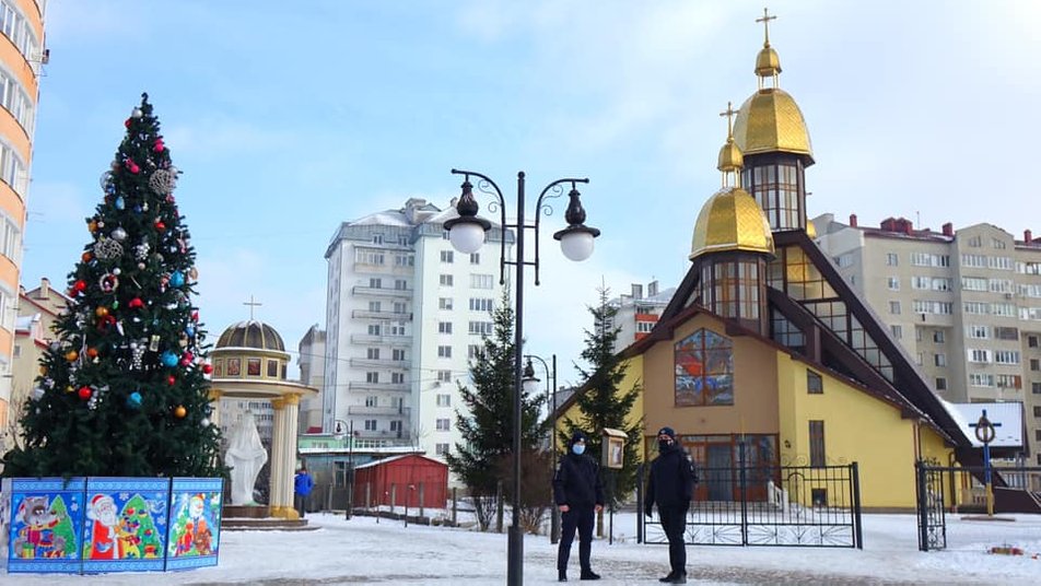 Поліцейські Прикарпаття посилять охорону правопорядку під час святкування Водохреща ФОТО