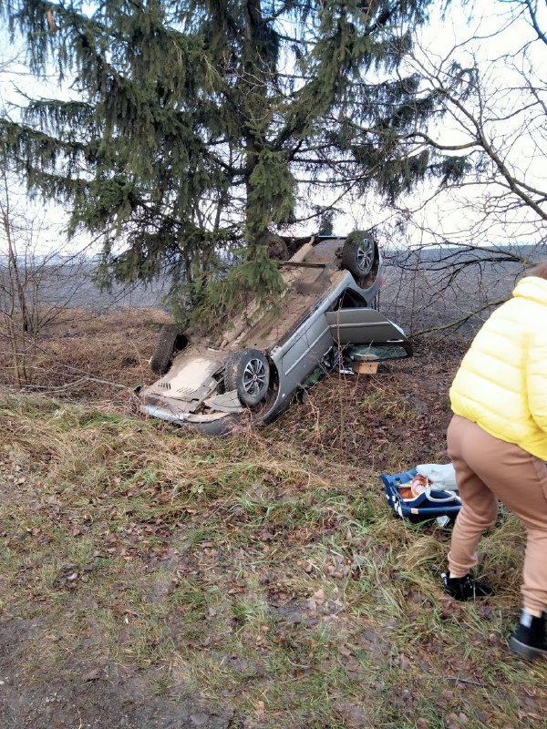 На Городенківщині легковик злетів у кювет